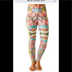 INSPIRE Active wear-Graffiti Garden leggings /Med